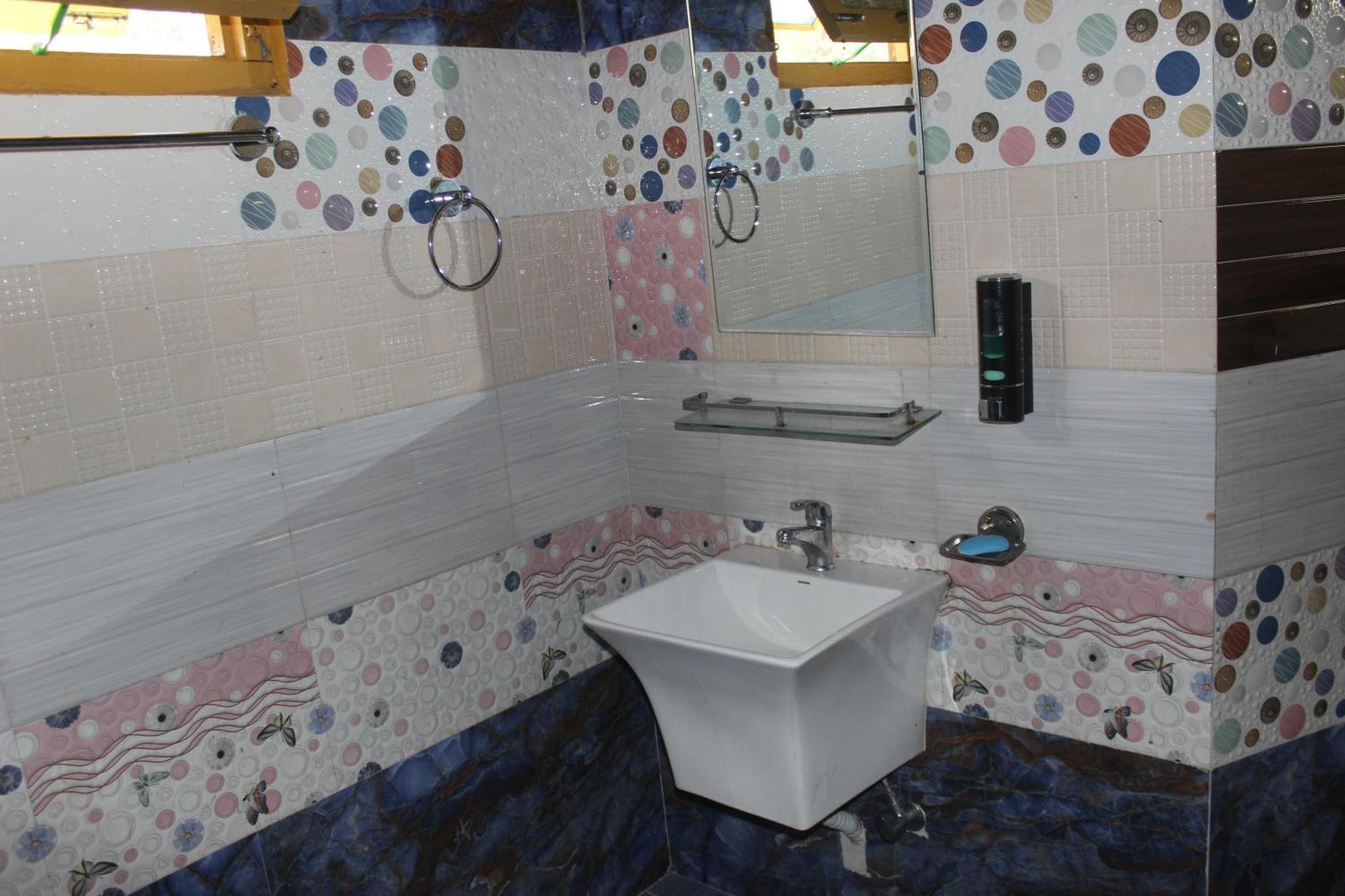 Moonlight Guest House Касол Екстериор снимка